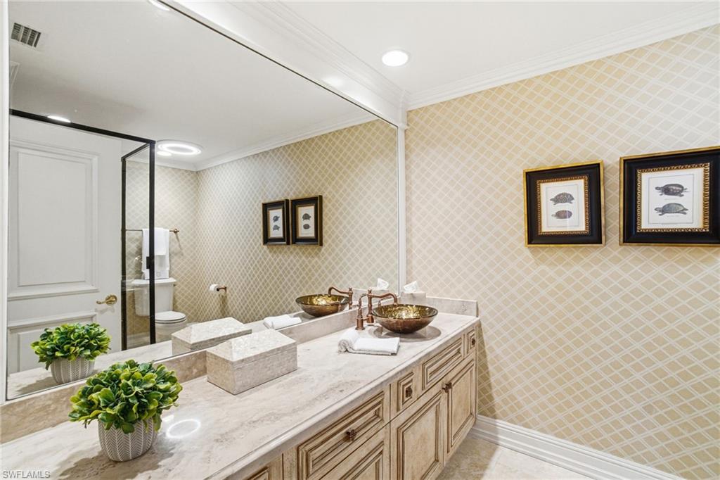 4301 Gulf Shore BLVD N 1801