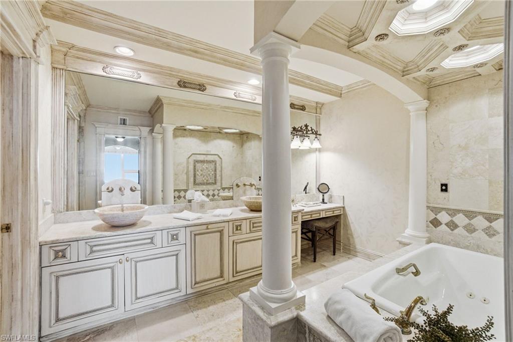 4301 Gulf Shore BLVD N 1801