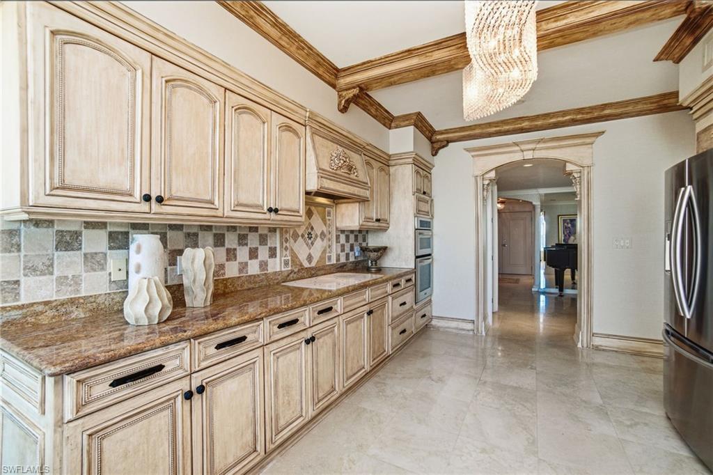 4301 Gulf Shore BLVD N 1801