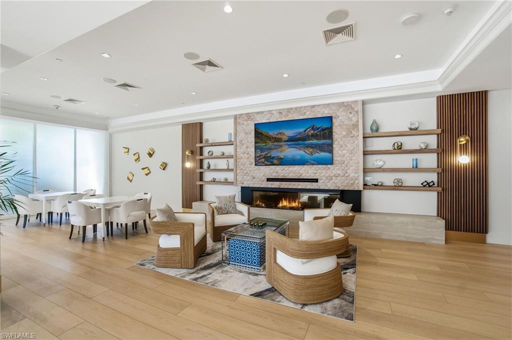 4301 Gulf Shore BLVD N 1801