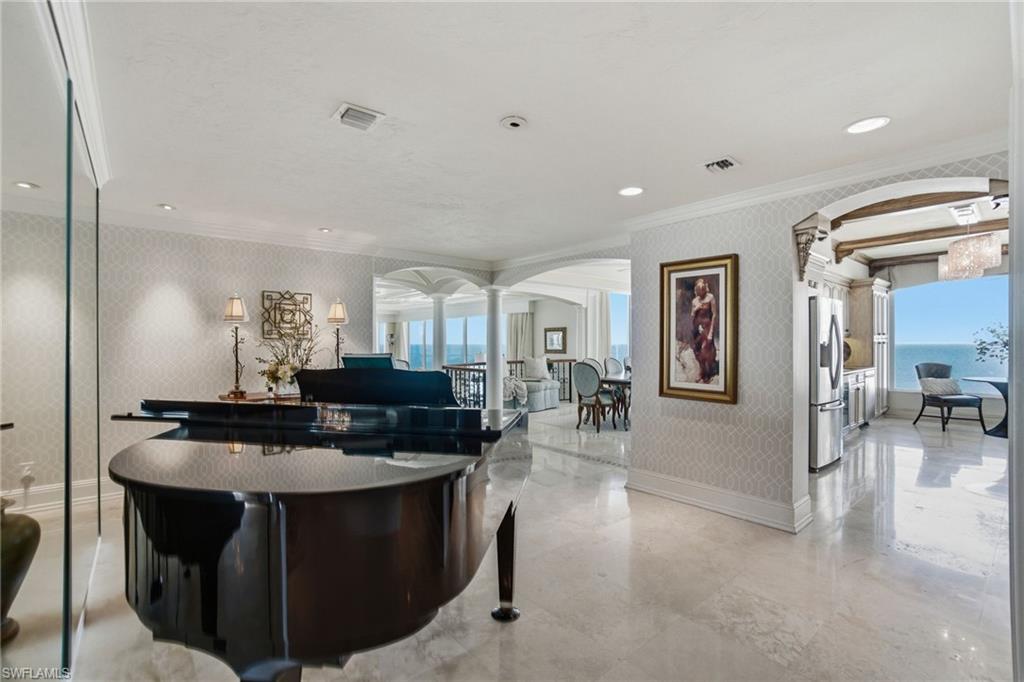 4301 Gulf Shore BLVD N 1801