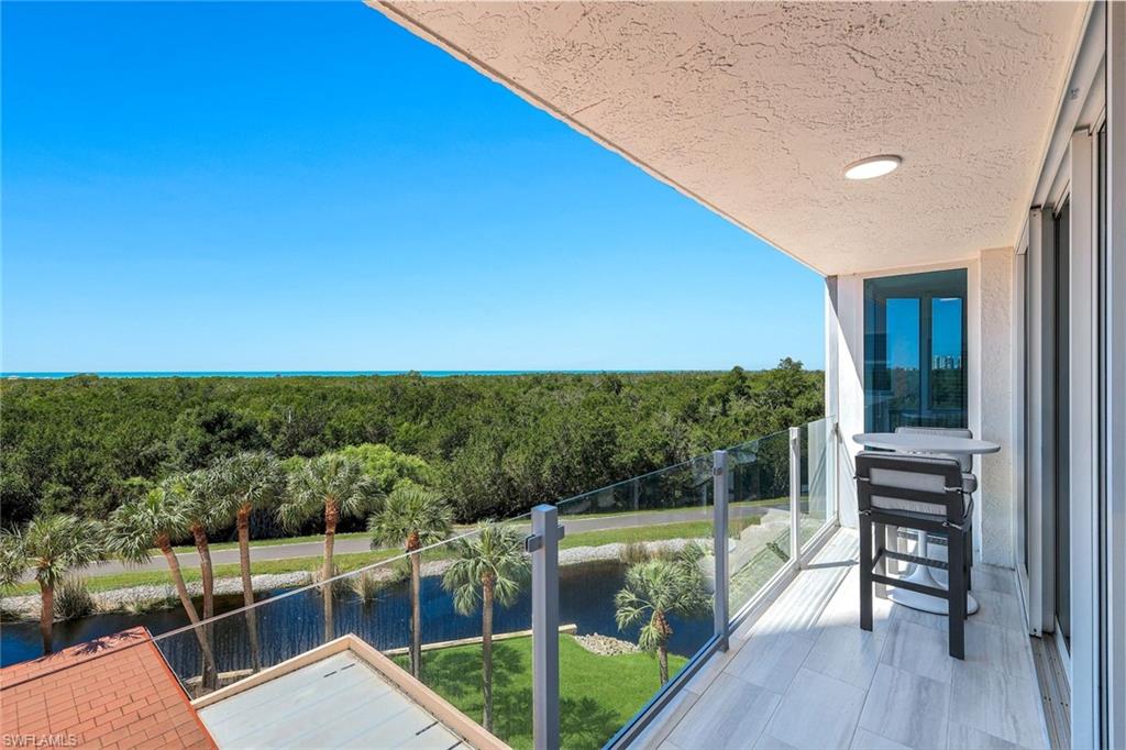 6101 Pelican Bay BLVD 305