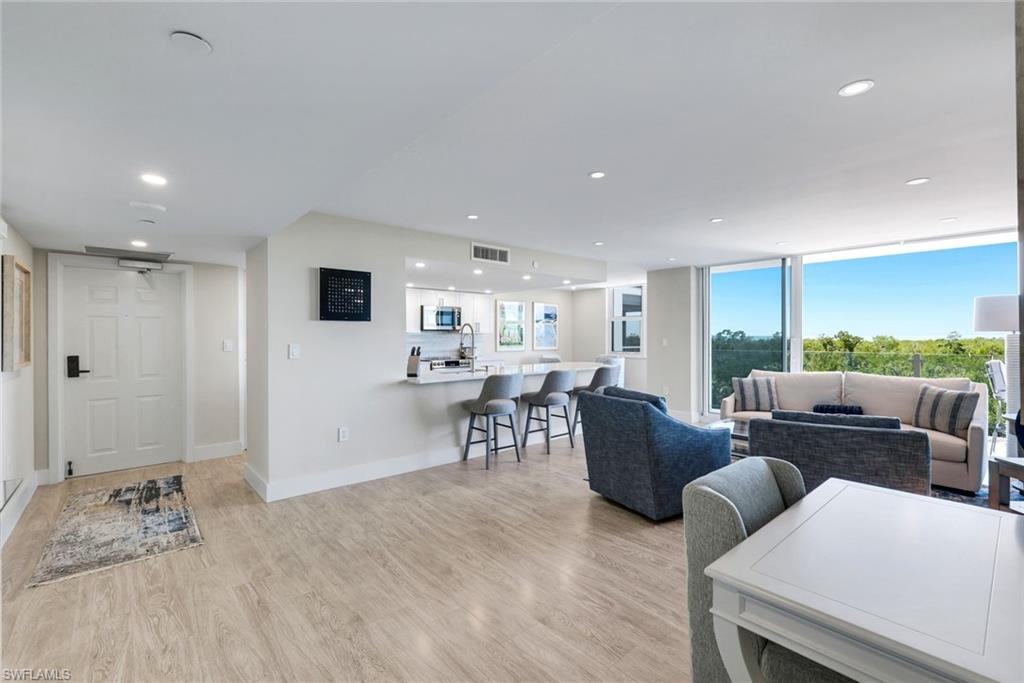 6101 Pelican Bay BLVD 305