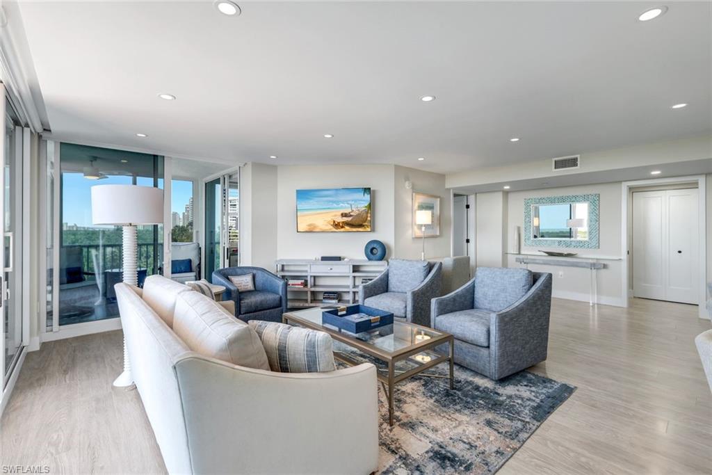 6101 Pelican Bay BLVD 305