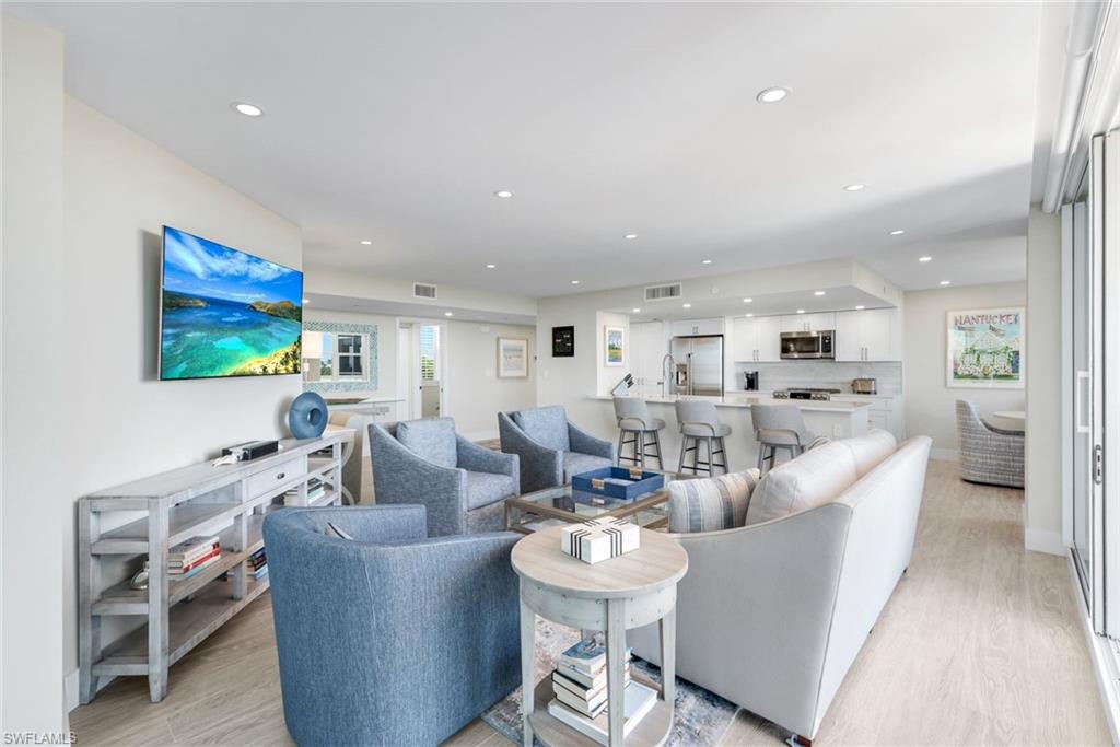 6101 Pelican Bay BLVD 305