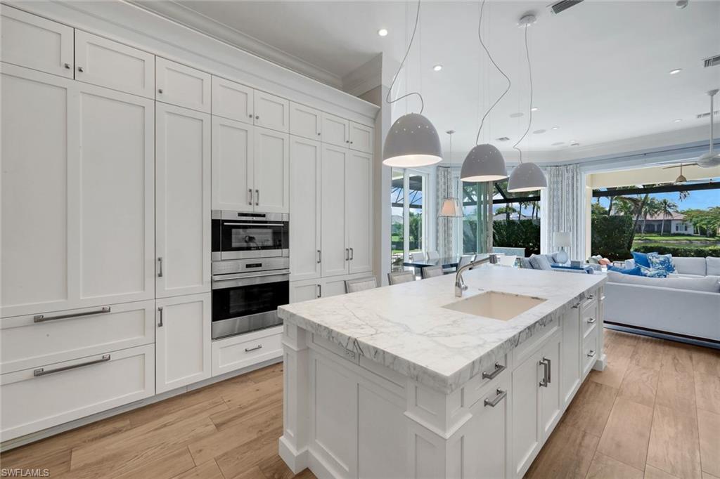 2048 Isla Vista LN E