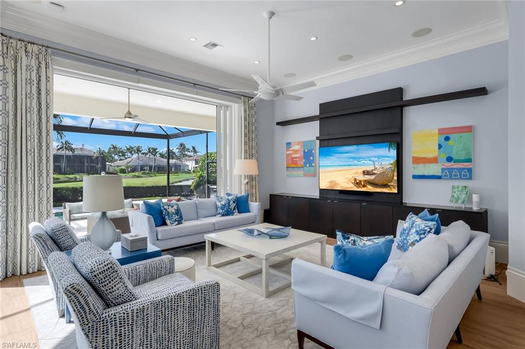 2048 Isla Vista LN E