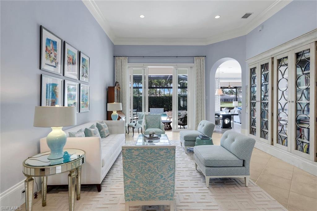 2048 Isla Vista LN E