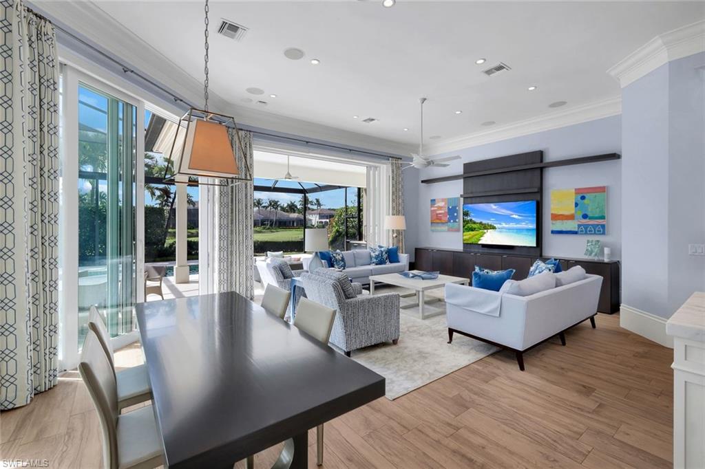 2048 Isla Vista LN E