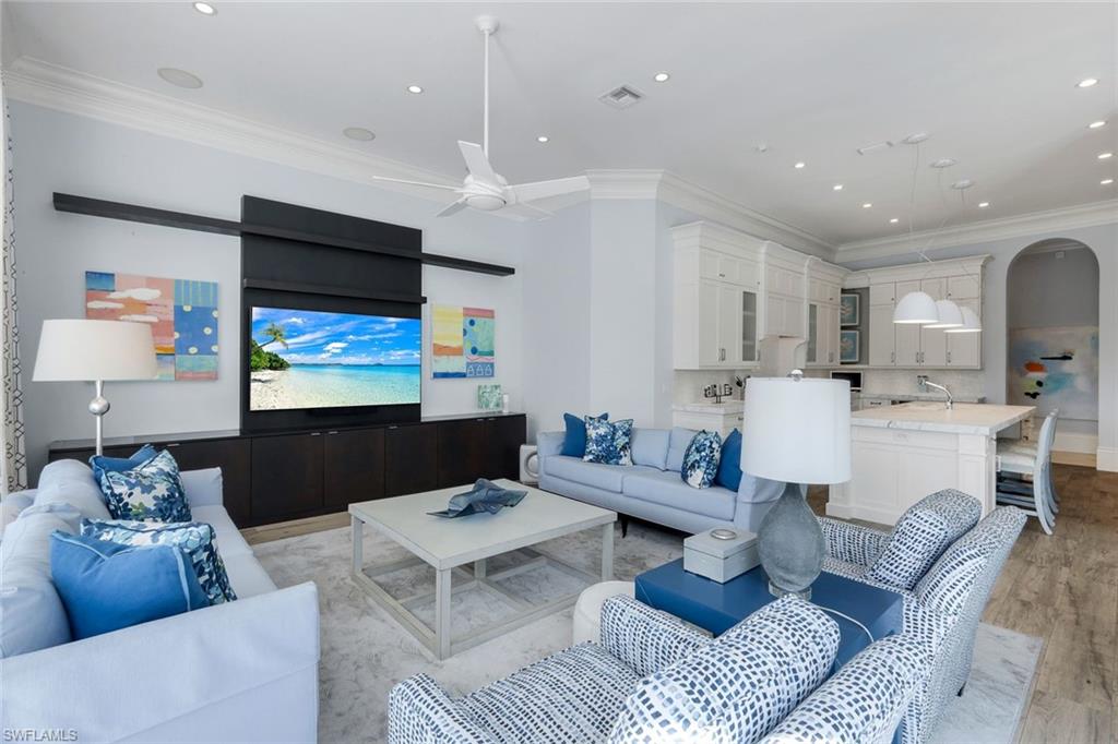 2048 Isla Vista LN E