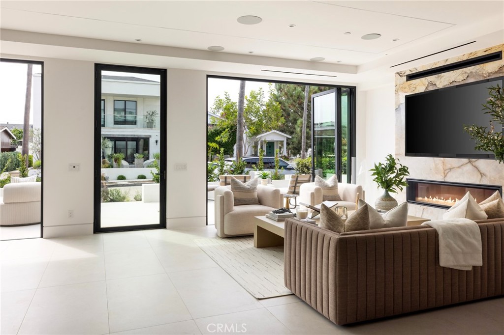 303 Goldenrod Avenue