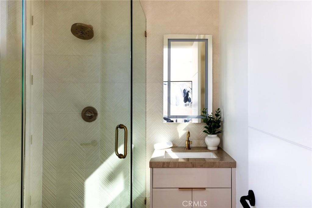 303 1/2 Goldenrod Avenue