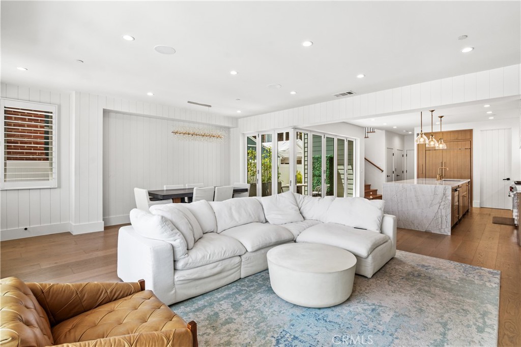 211 Topaz Avenue