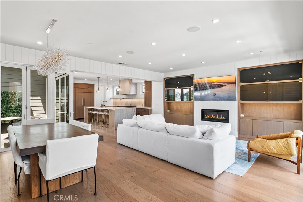 211 Topaz Avenue