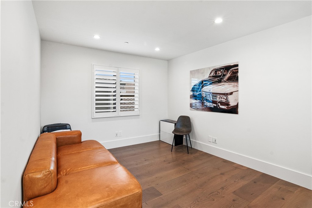 211 Topaz Avenue