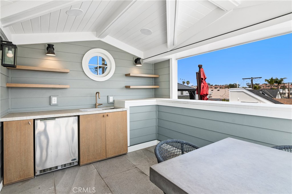 211 Topaz Avenue