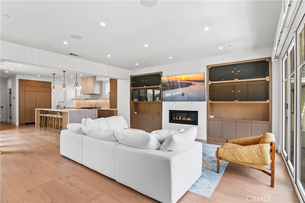 211 Topaz Avenue