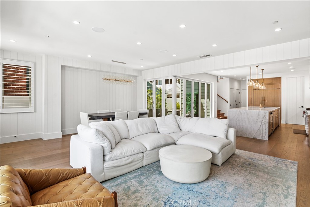 211 Topaz Avenue