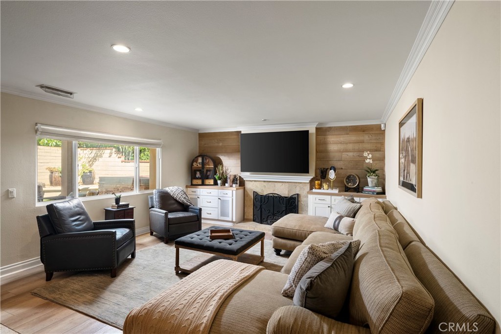 13831 Loretta