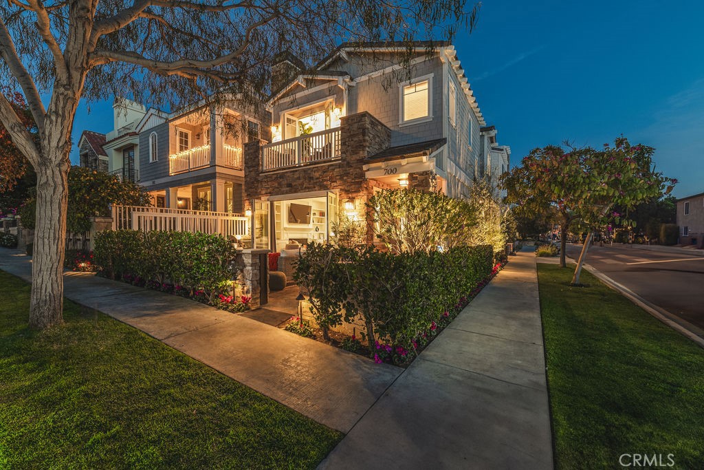 700 Acacia Avenue A