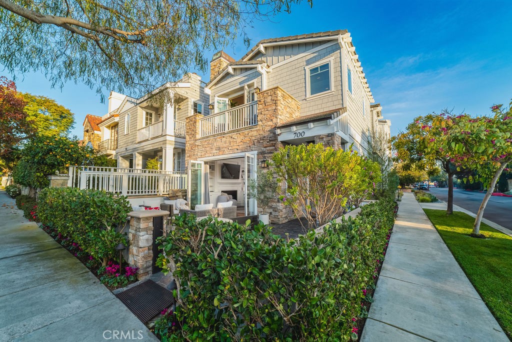 700 Acacia Avenue A