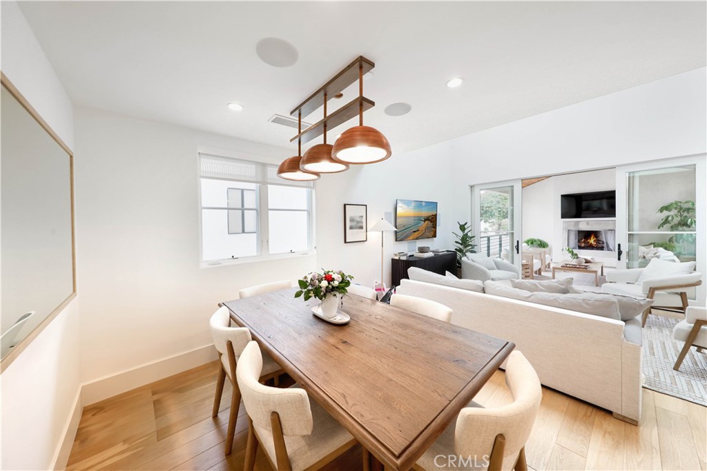 519 .5 Larkspur Avenue