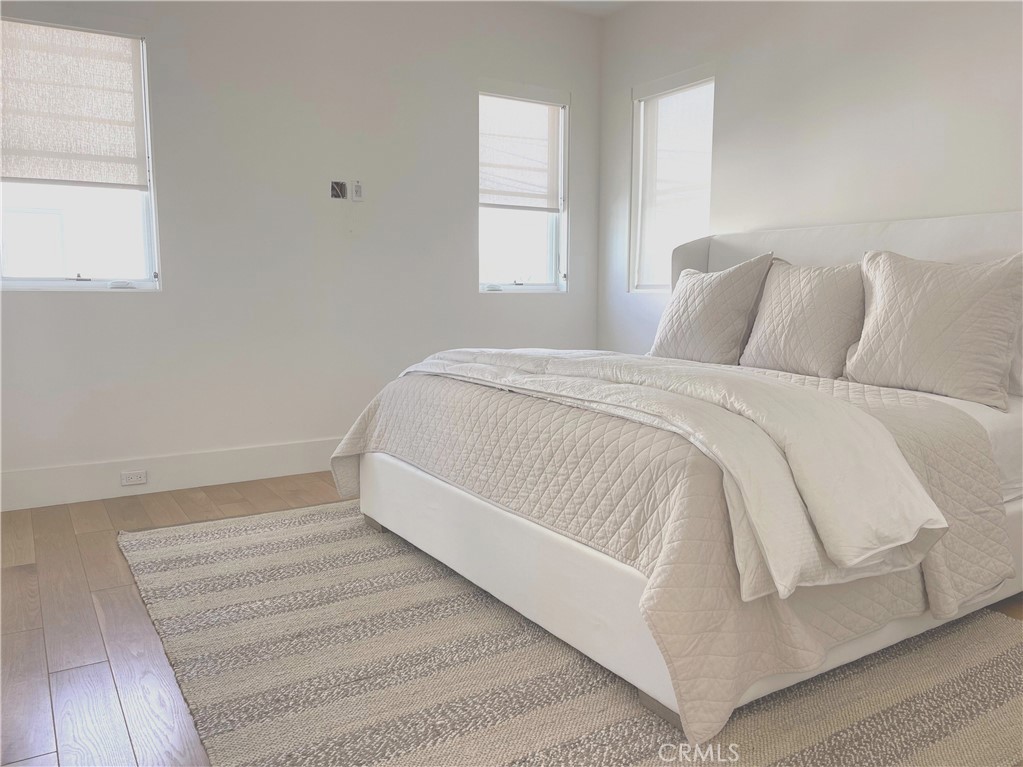 519 .5 Larkspur Avenue