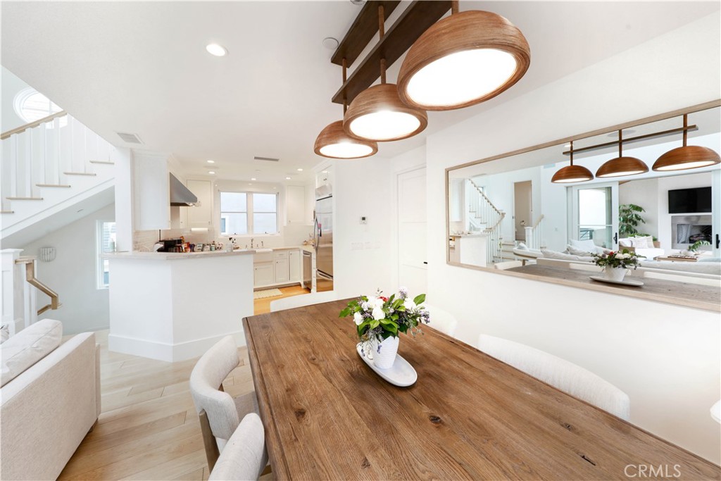 519 .5 Larkspur Avenue