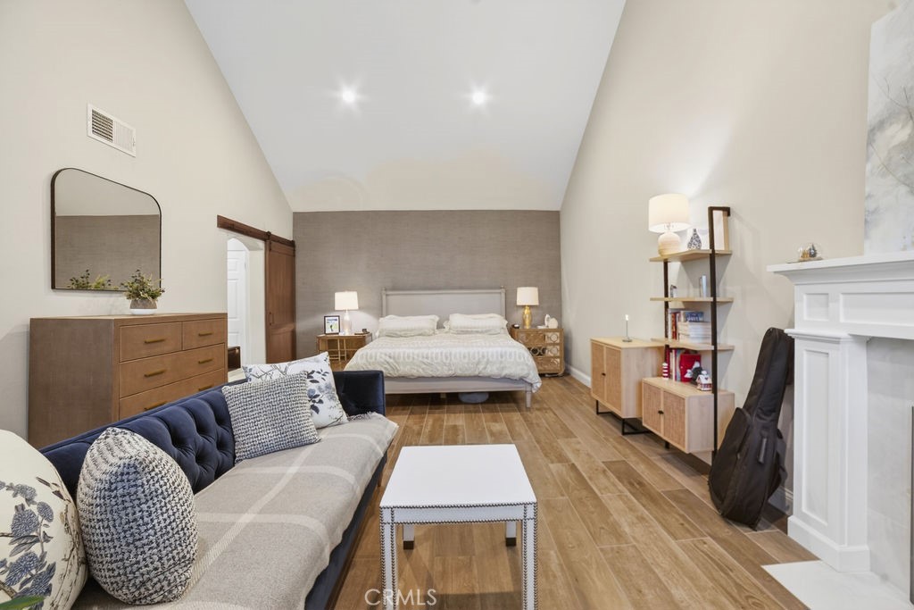 5 Northampton Court 103