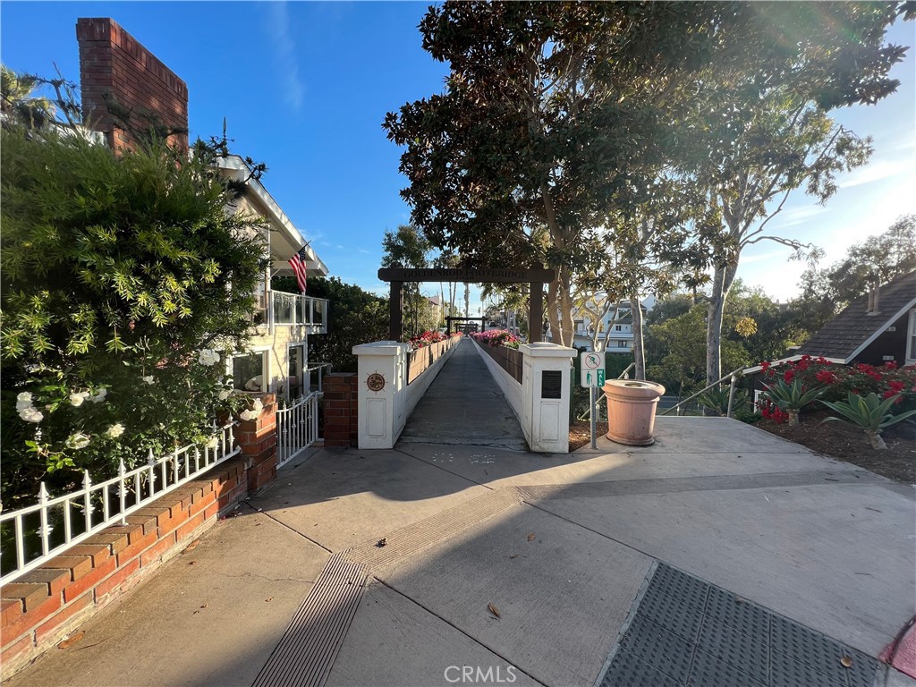 608 Heliotrope