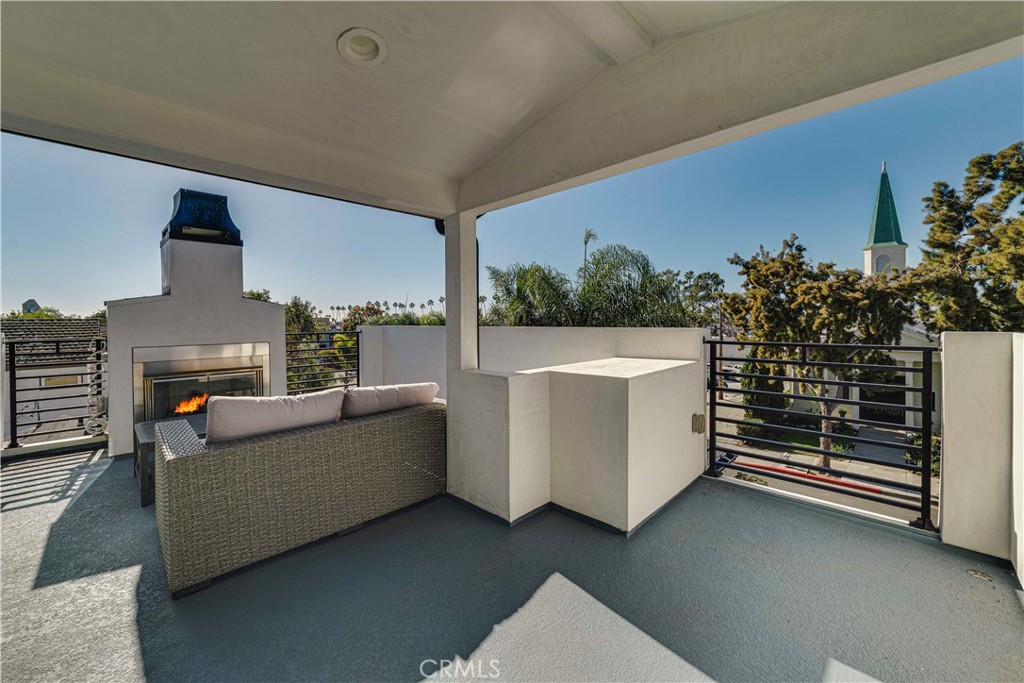 608 Heliotrope