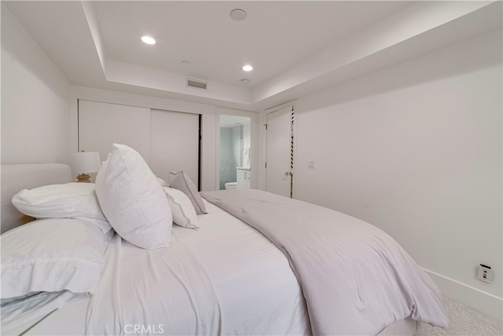 608 Heliotrope