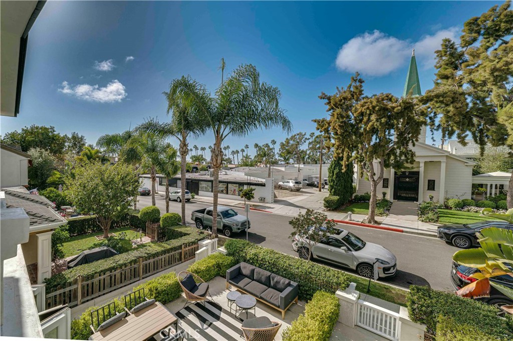 608 Heliotrope
