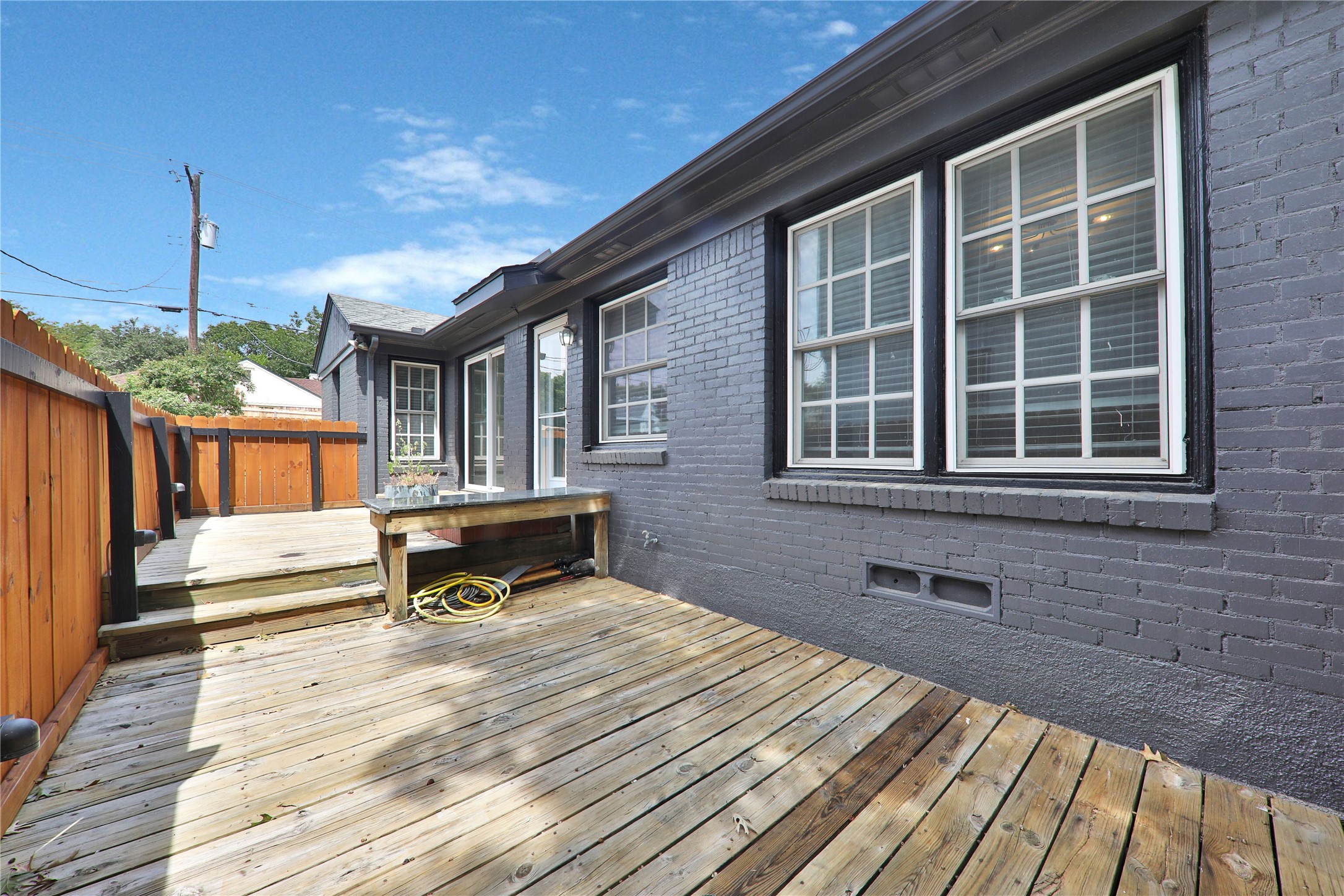 417 N Montreal Avenue