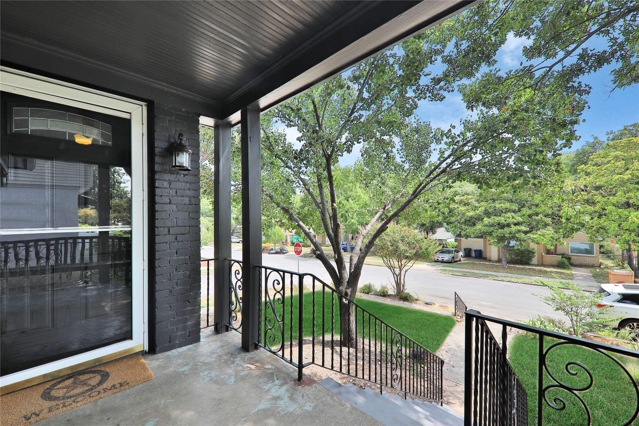 417 N Montreal Avenue