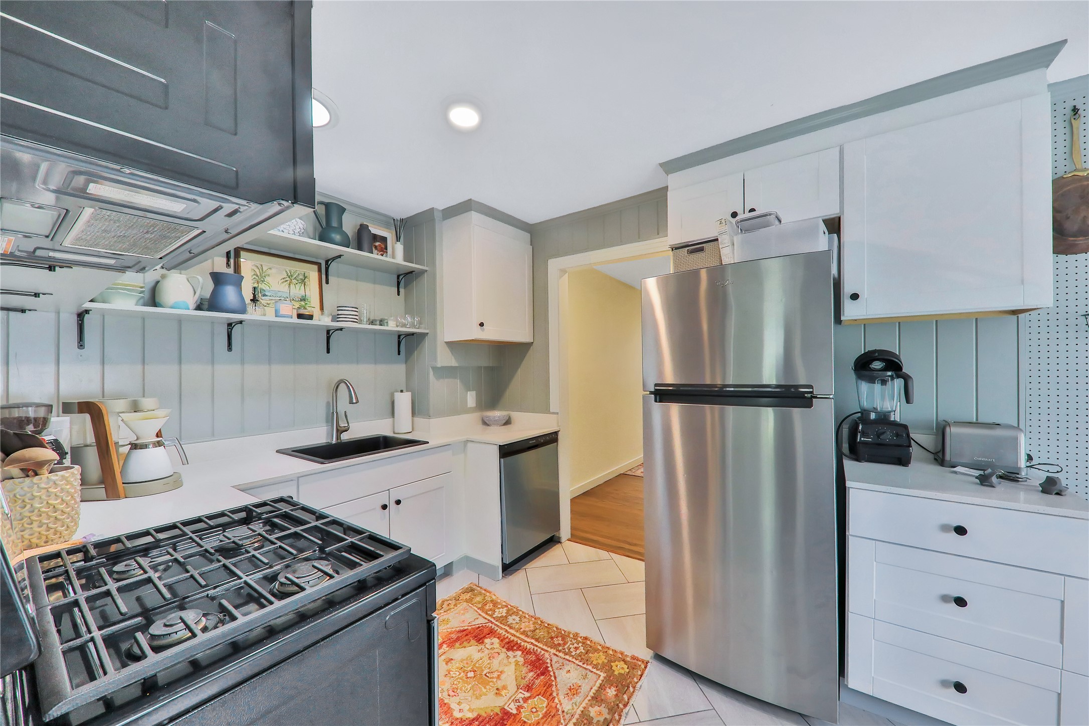 417 N Montreal Avenue