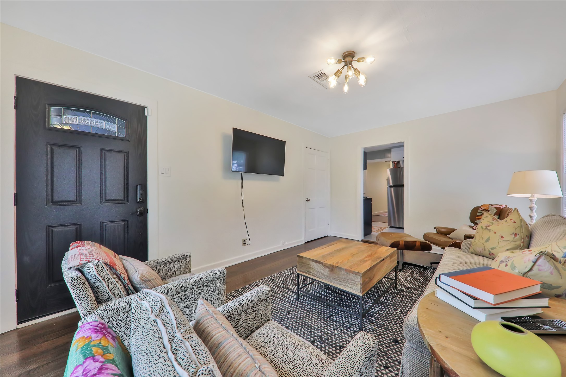 417 N Montreal Avenue