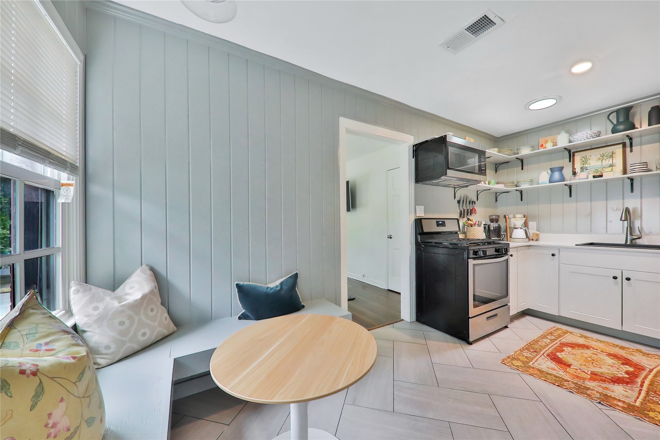 417 N Montreal Avenue