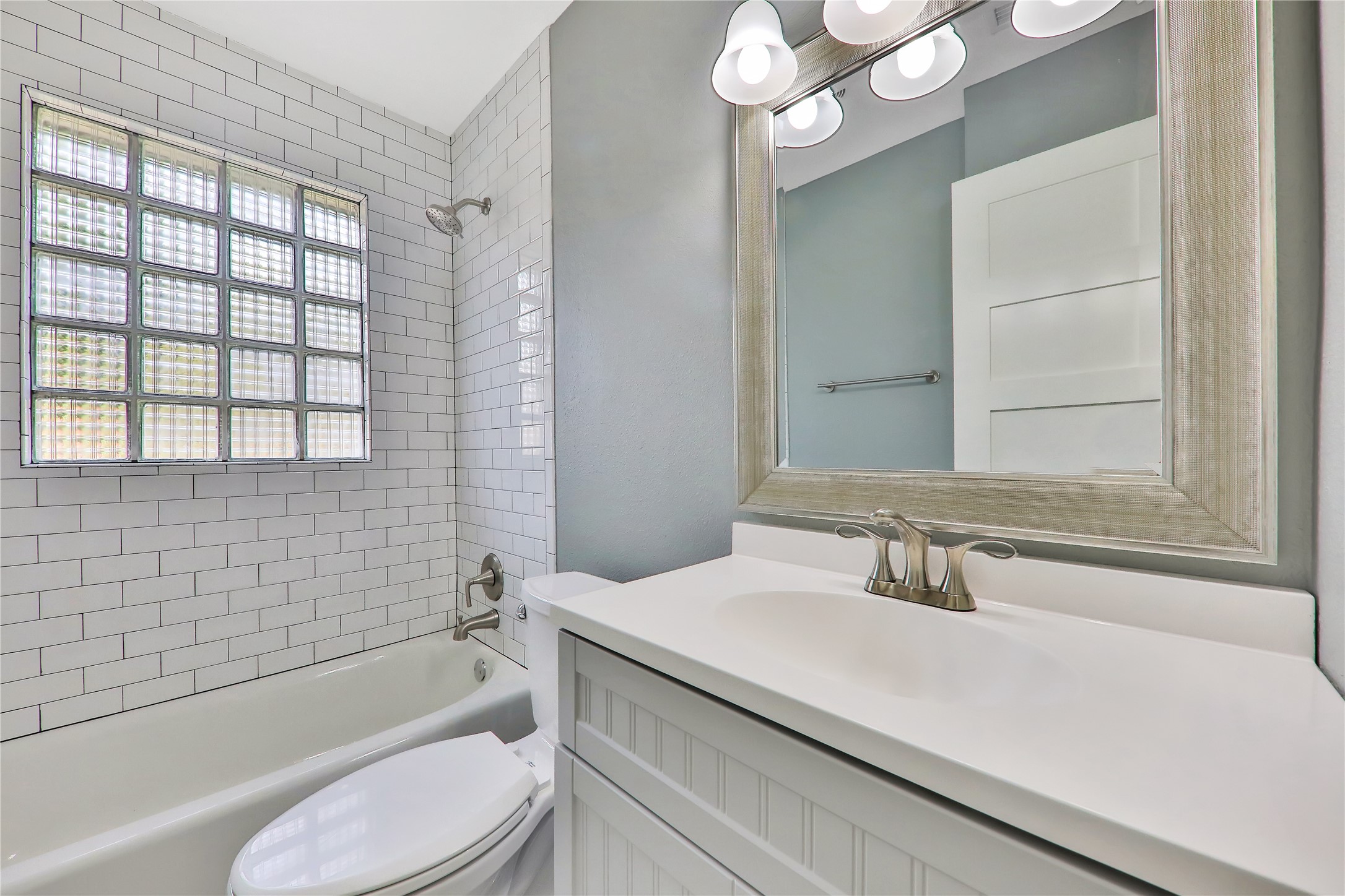 417 N Montreal Avenue