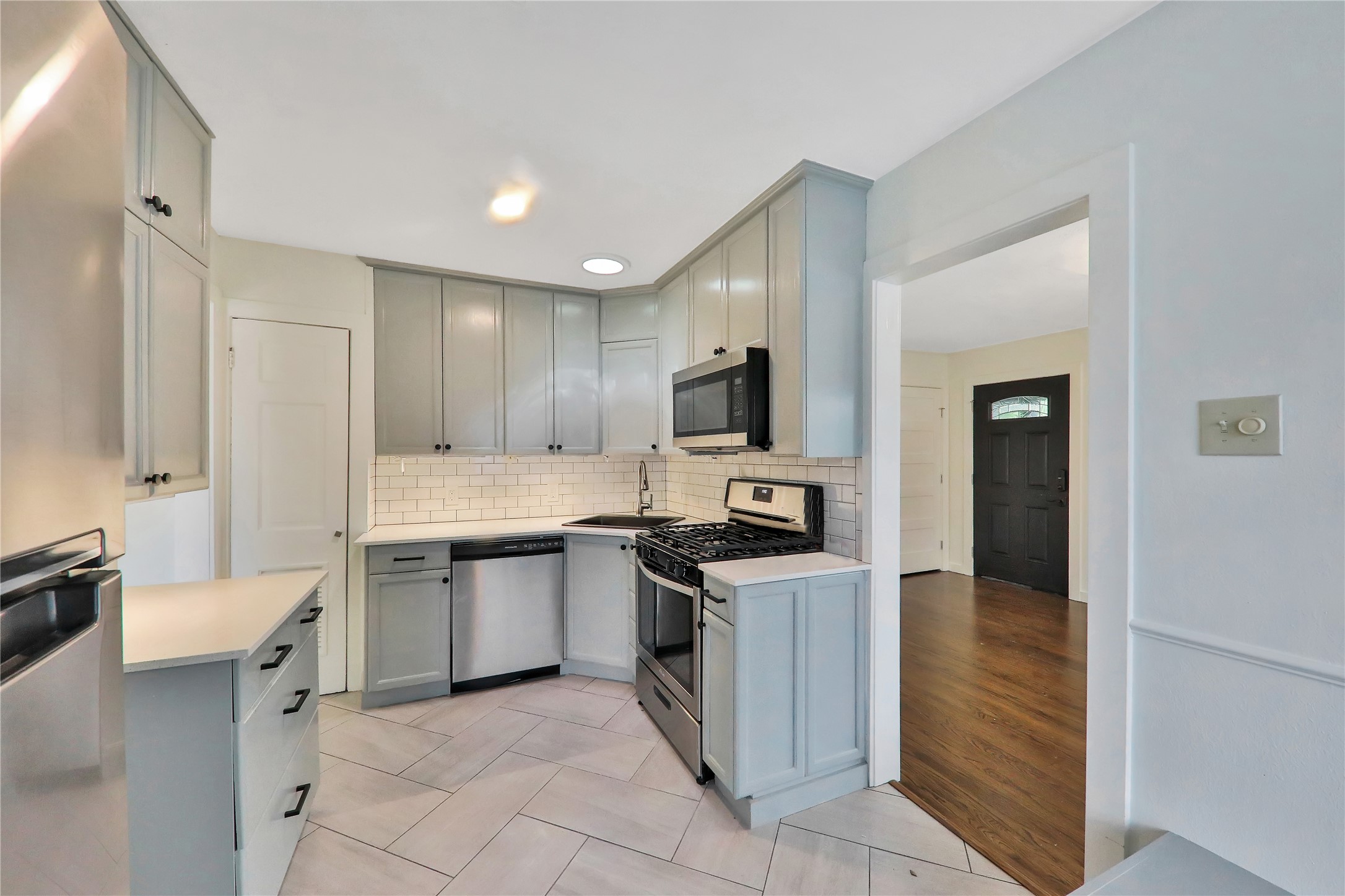 417 N Montreal Avenue