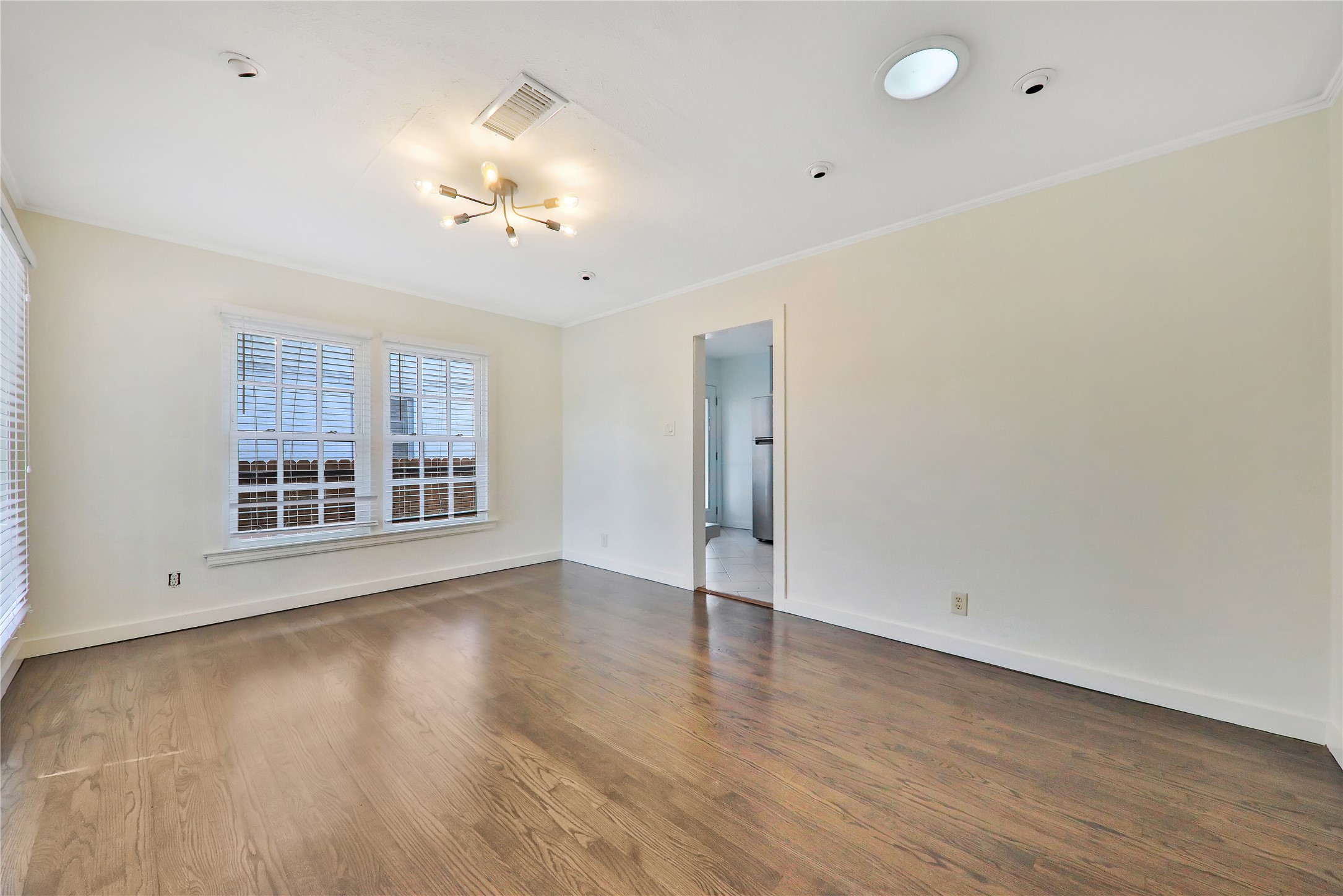 417 N Montreal Avenue