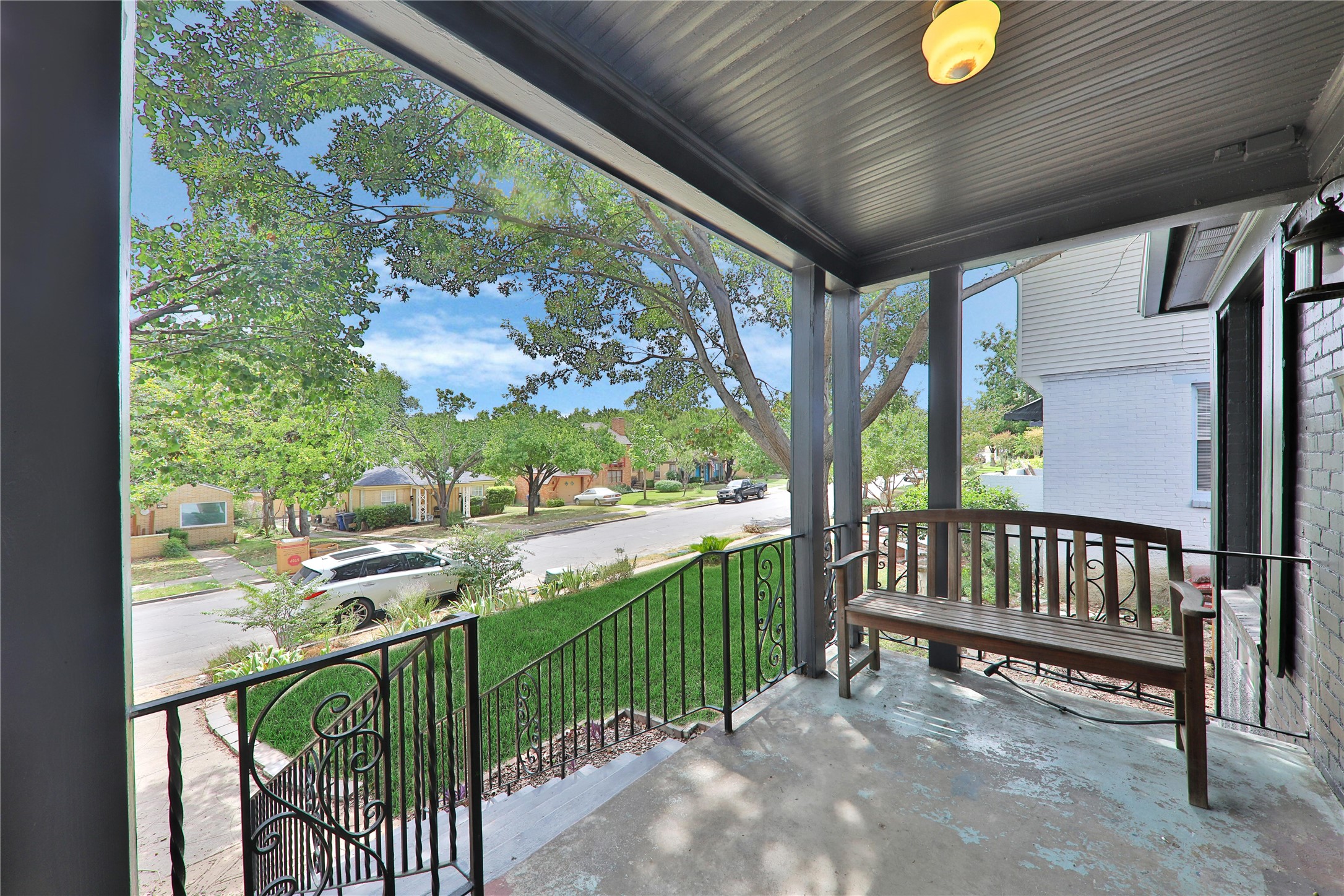 417 N Montreal Avenue