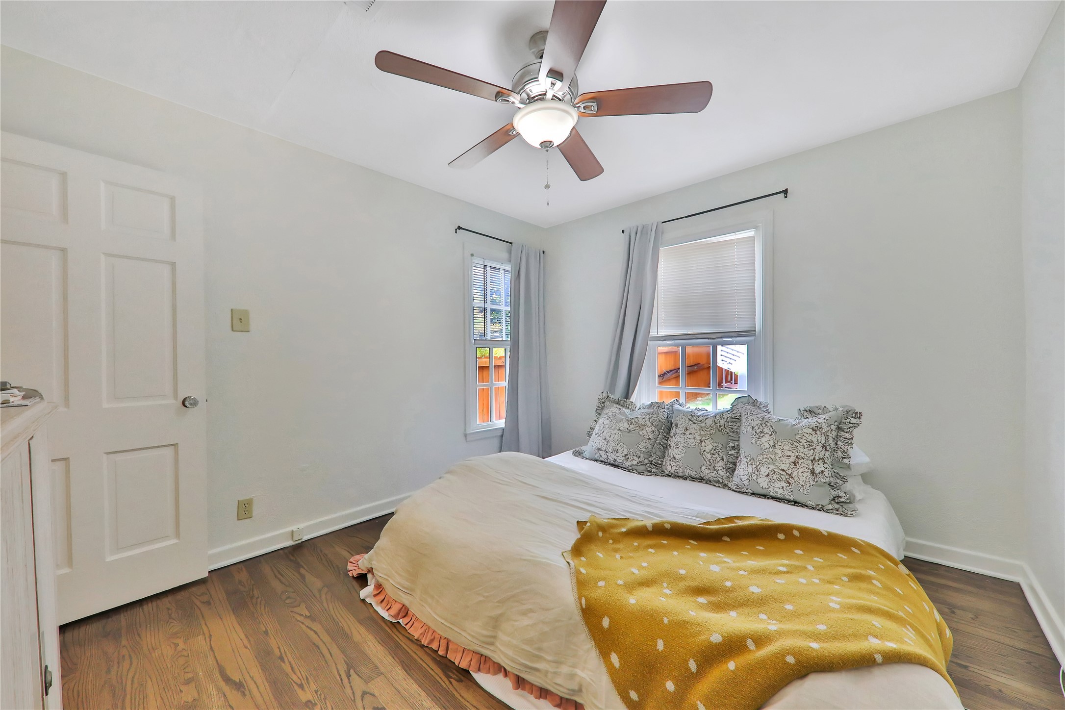 417 N Montreal Avenue