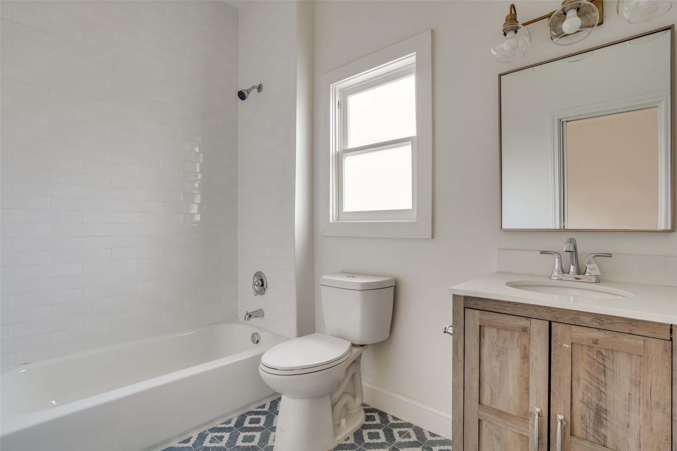 305 S Willomet Avenue 2