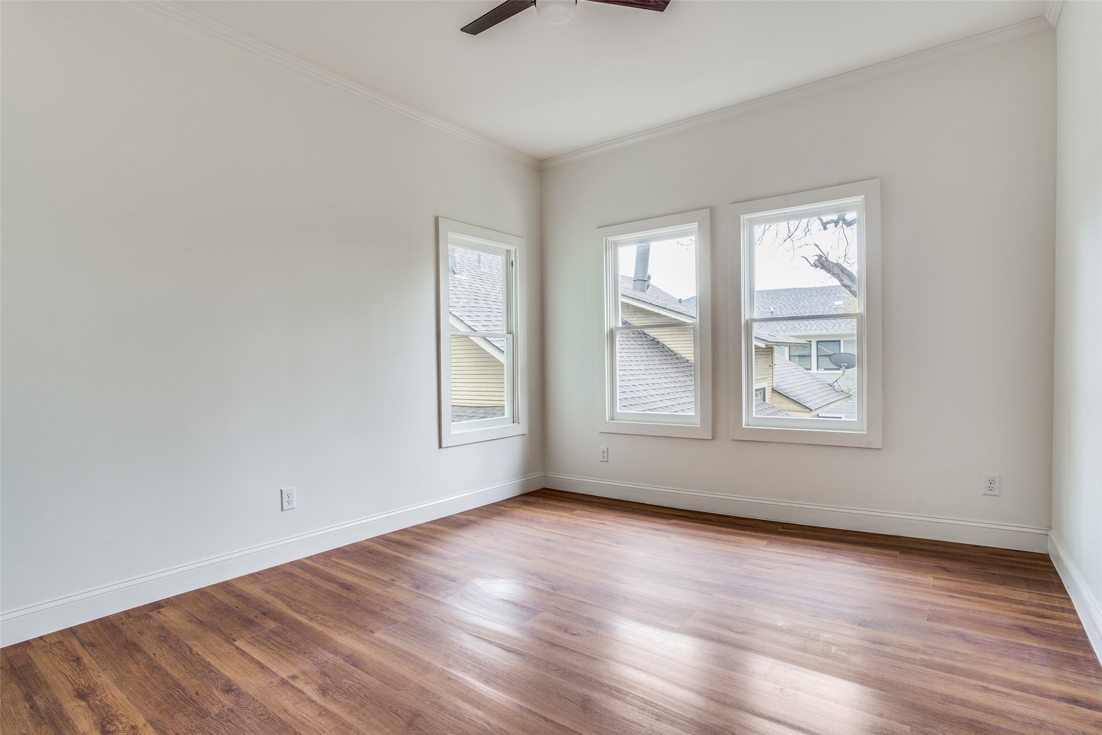 305 S Willomet Avenue 2