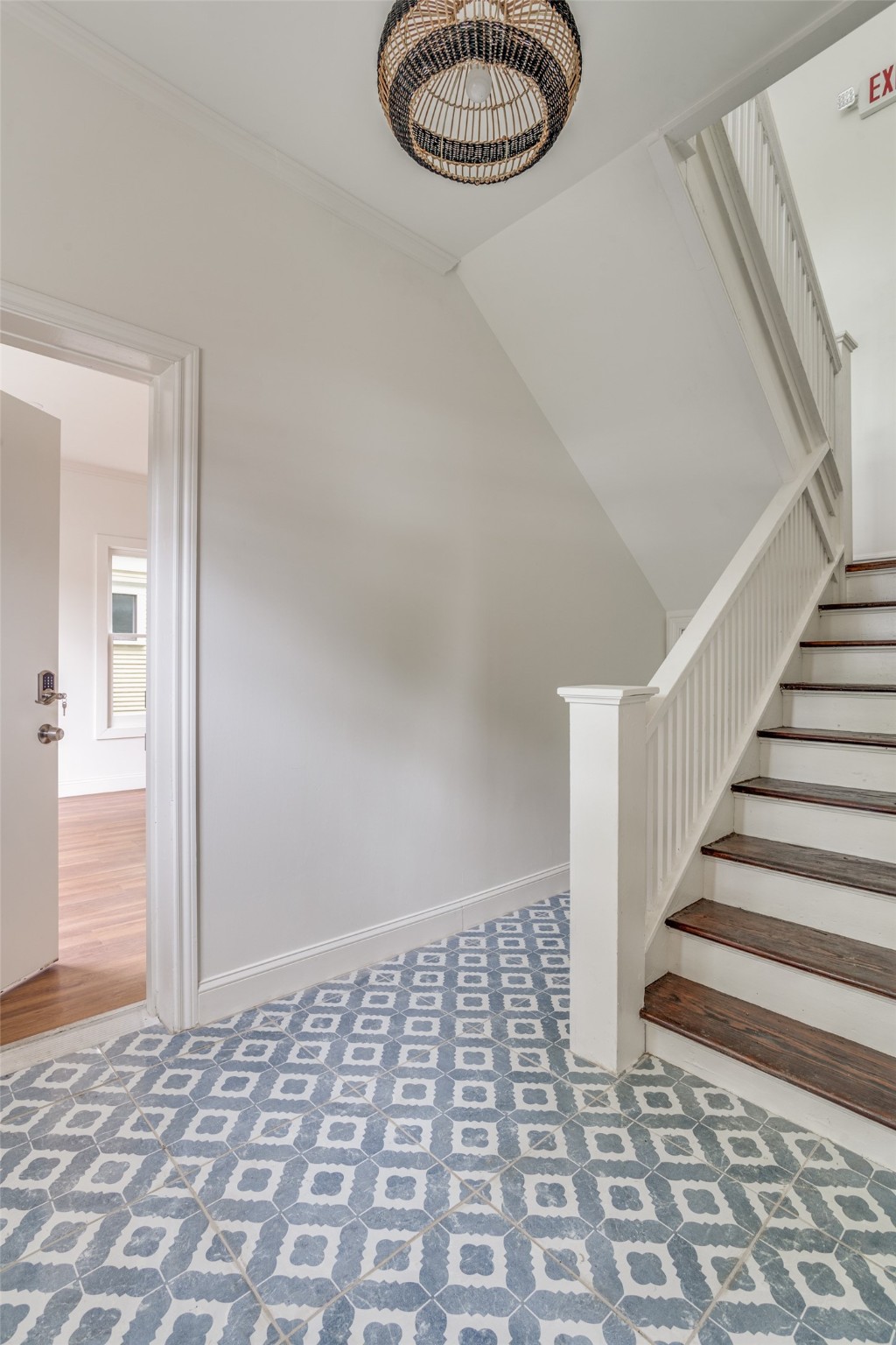 305 S Willomet Avenue 2