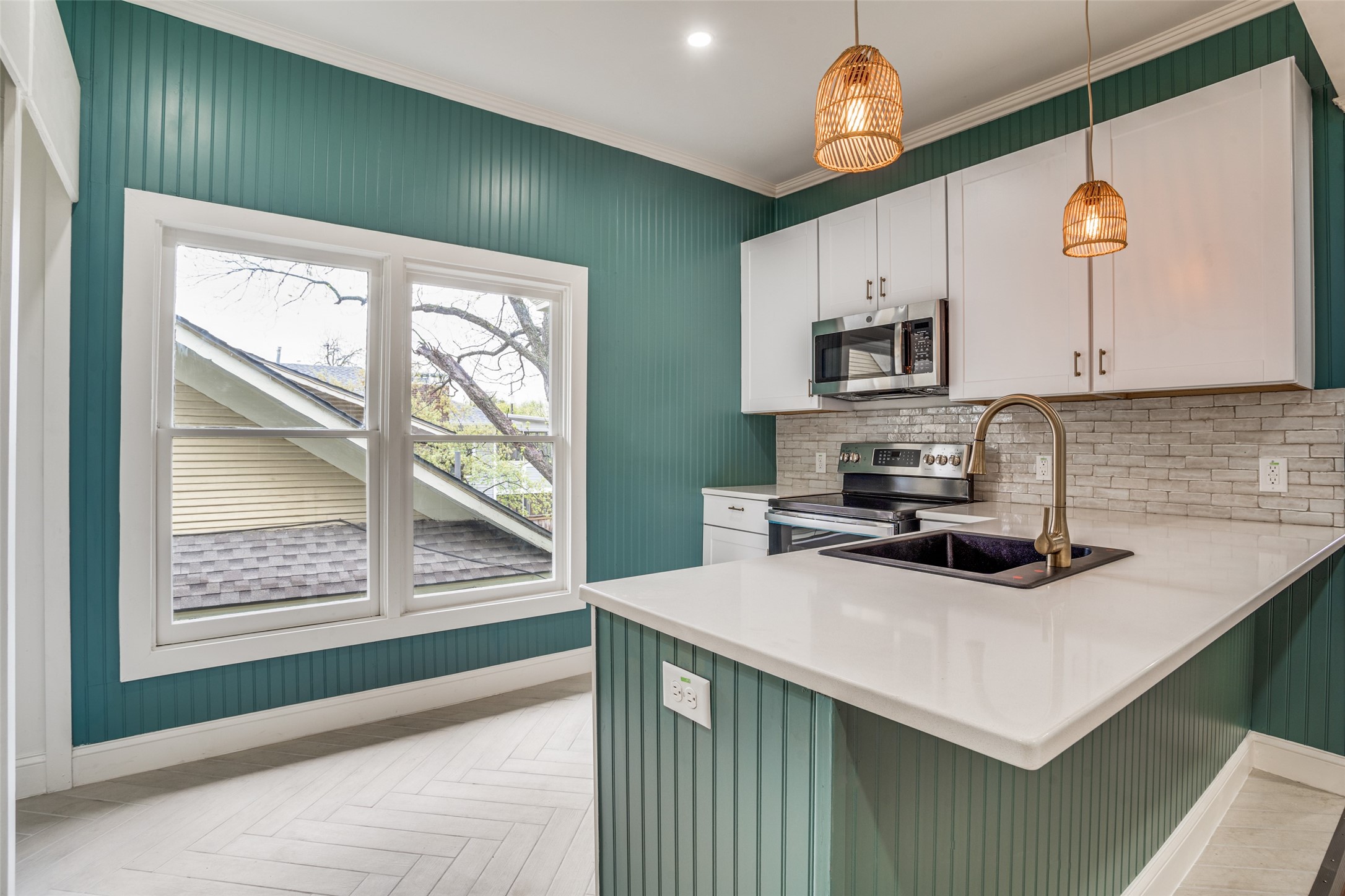 305 S Willomet Avenue 2