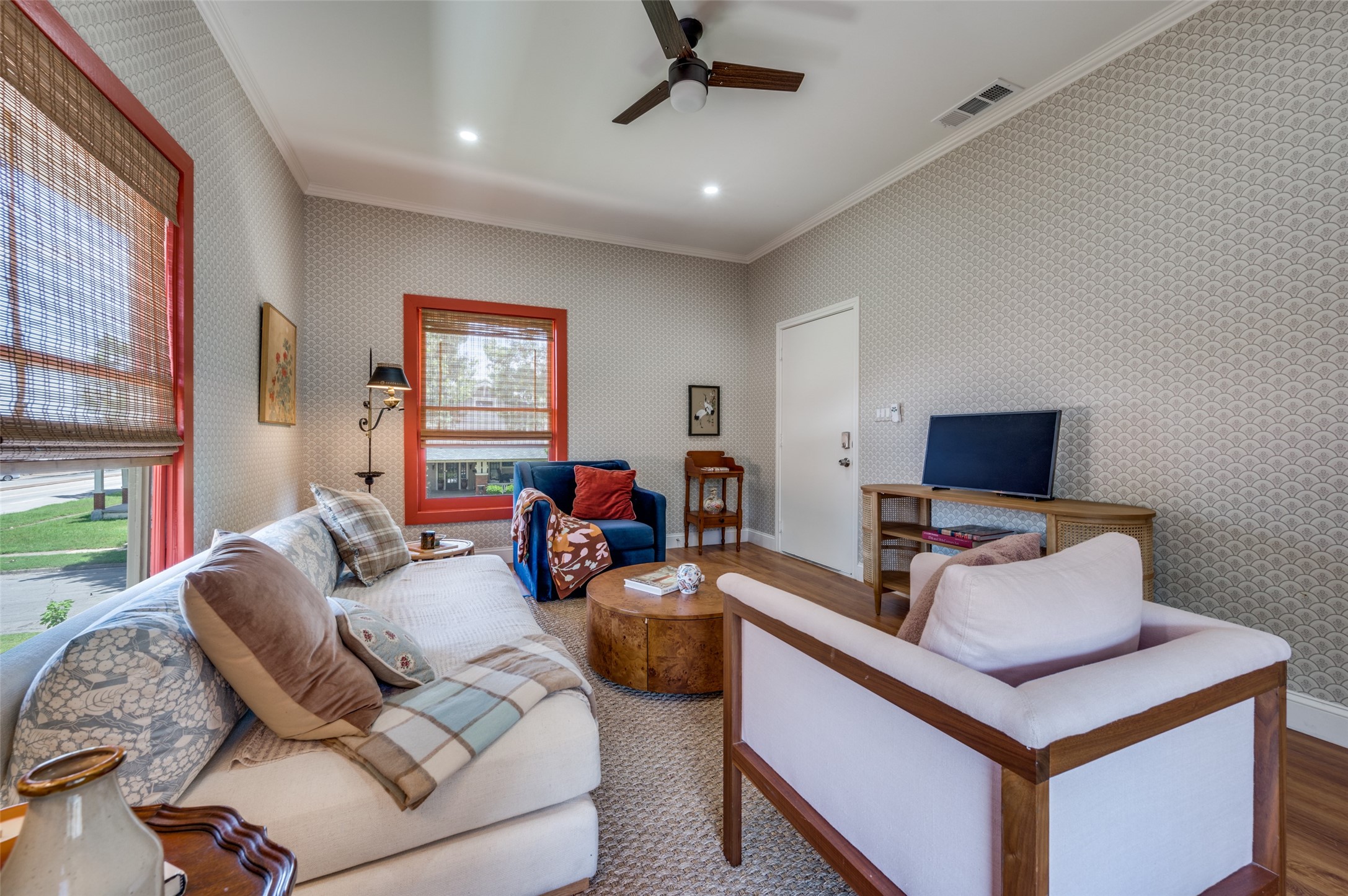 305 S Willomet Avenue 3