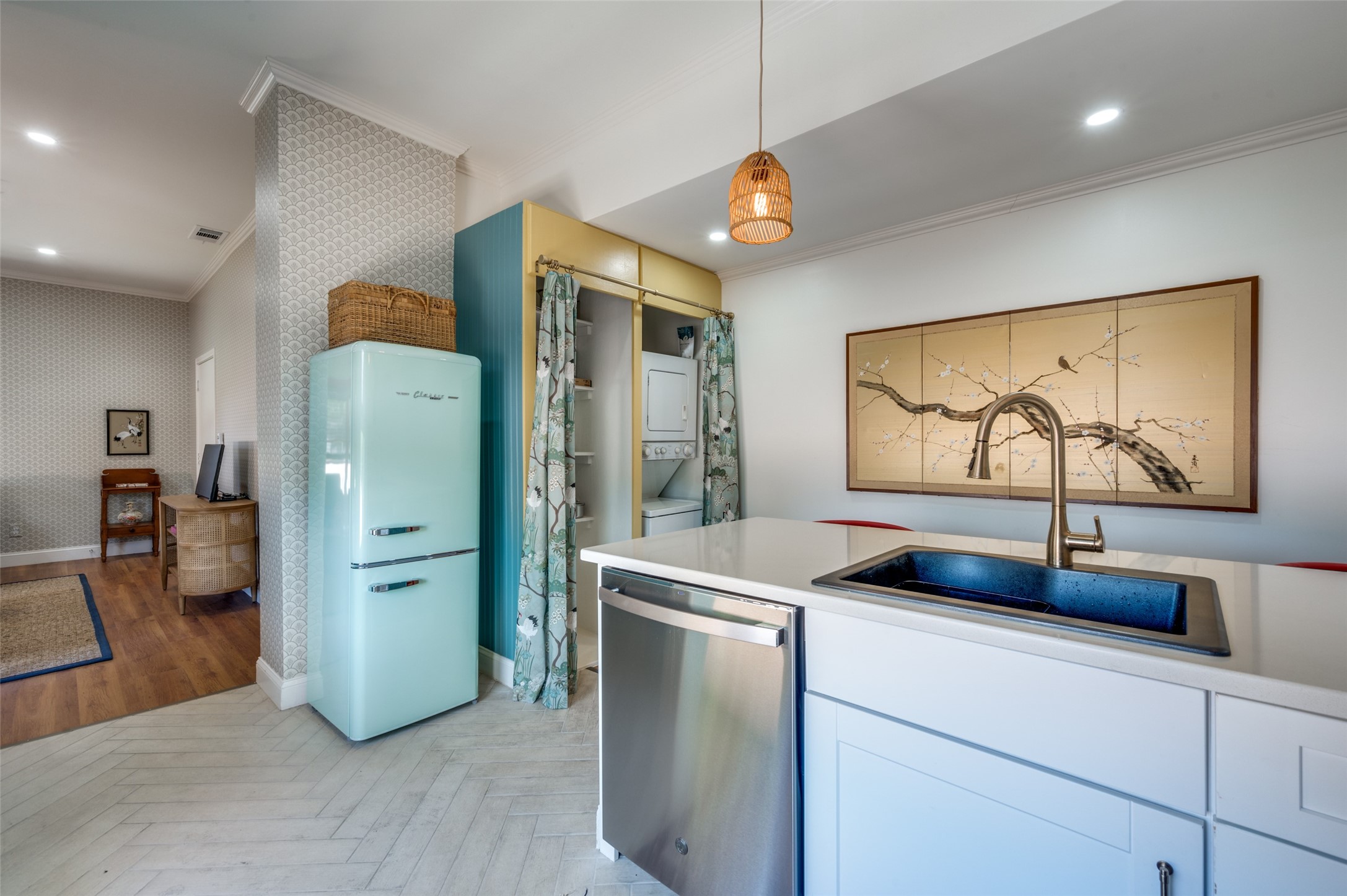 305 S Willomet Avenue 3