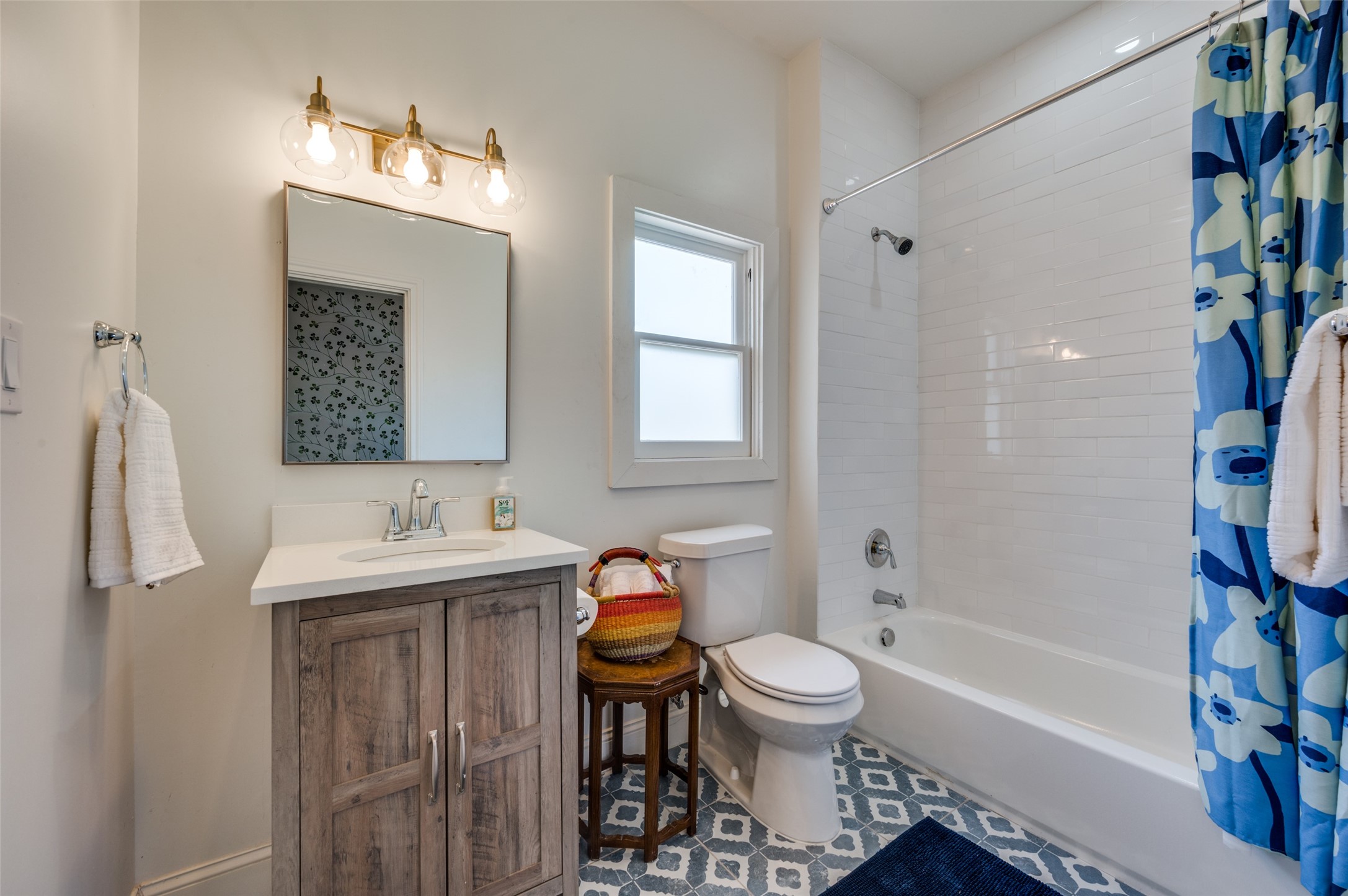 305 S Willomet Avenue 3